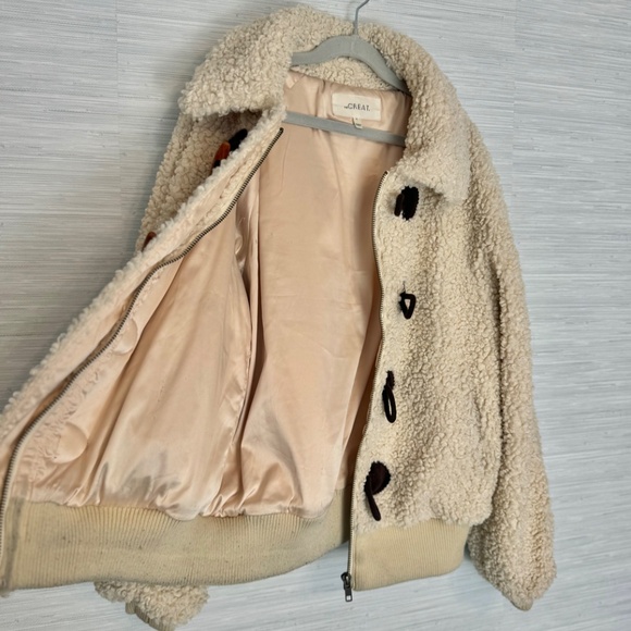 THE GREAT. Faux Shearling Toggle Jacket. Cream Size 0 (XS) - Picture 6 of 10
